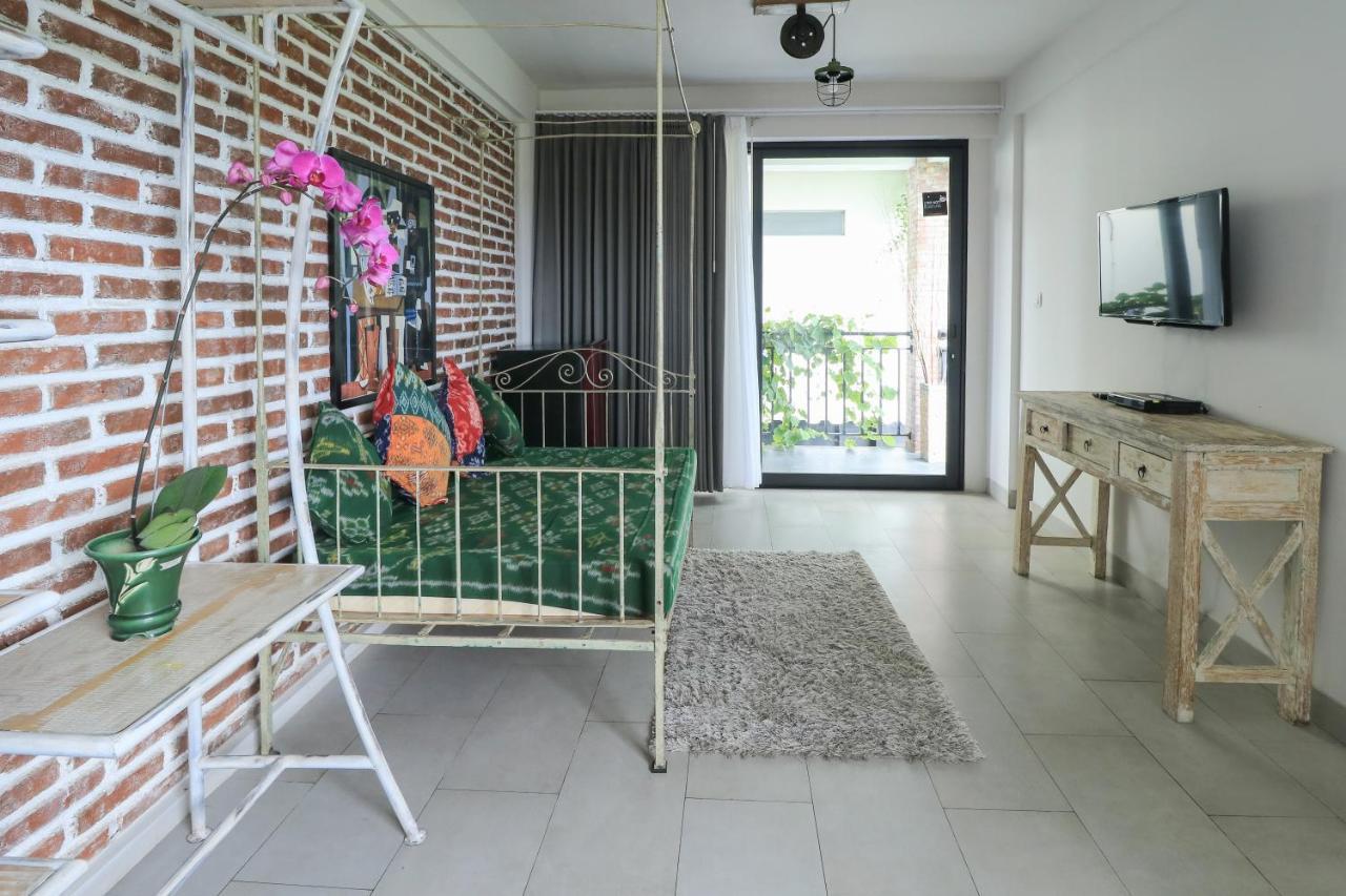Base Guest House Canggu  Exterior photo